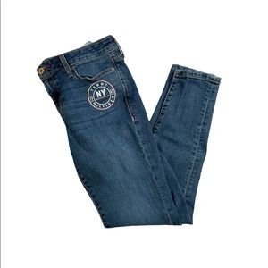 TOMMY HILFIGER JEANS